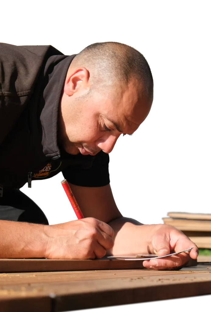 Julien LATOUCHE - artisan charpentier - BOIS d'Évasion