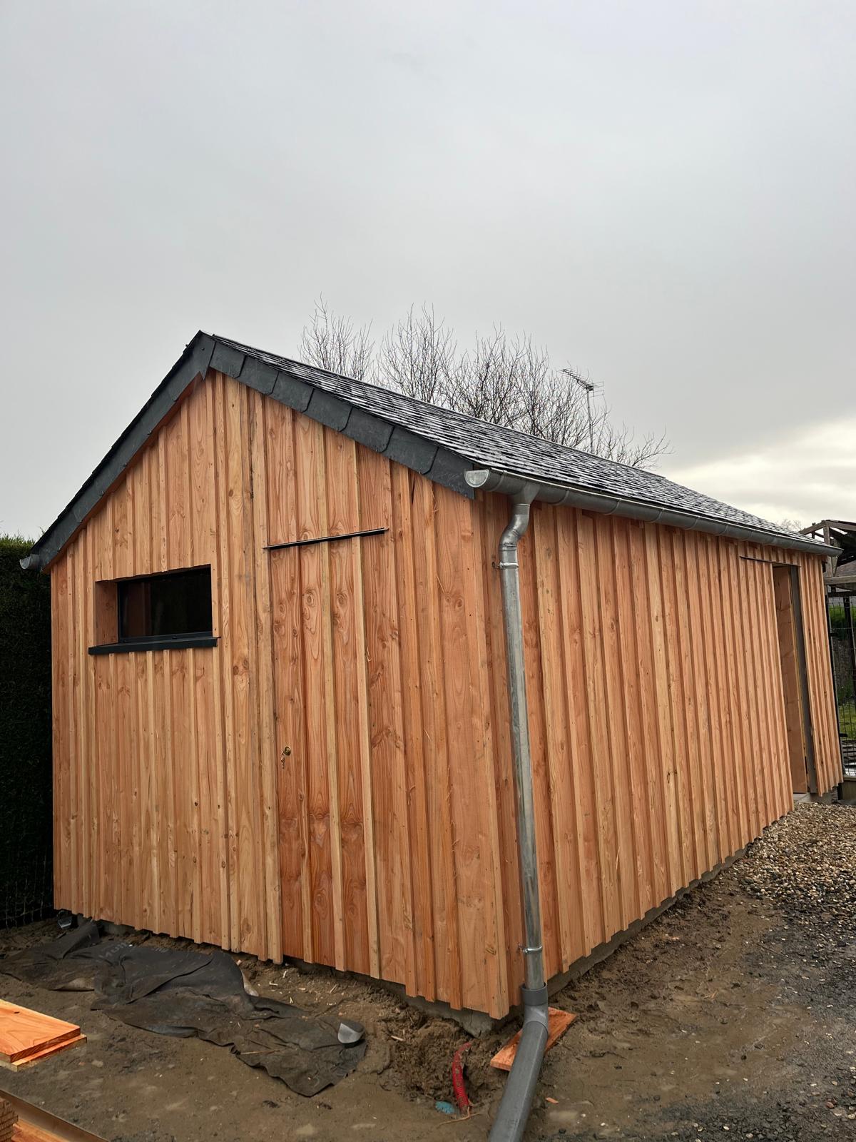 Abri de jardin en Douglas et couverture ardoises